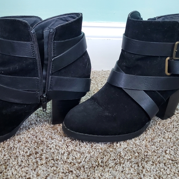 Shoe dazzle booties - Picture 2 of 7